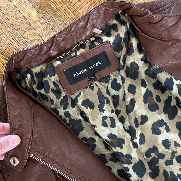 Black Rivet jacket - Picture 4 of 7